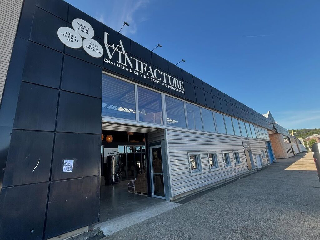 notre vinifacture est ouverte ce samedi jusqu’à 17h dégustation offerte,
