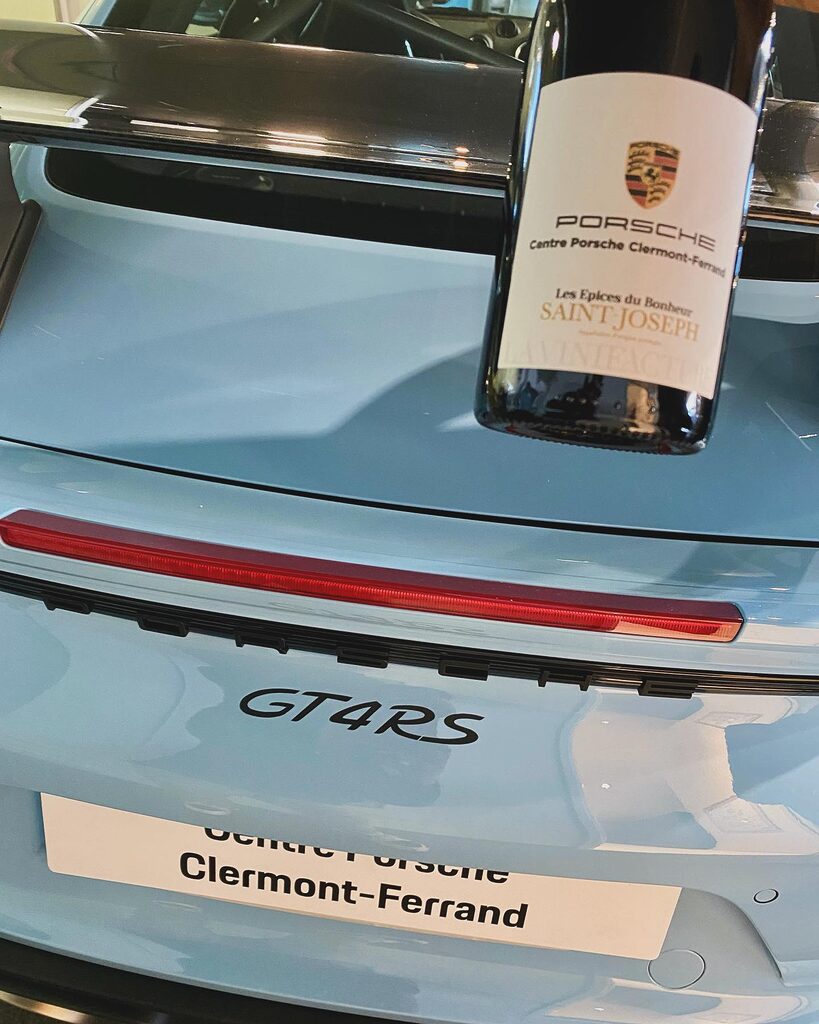 quel plaisir de livrer notre client porsche clermont ferrand pour ses