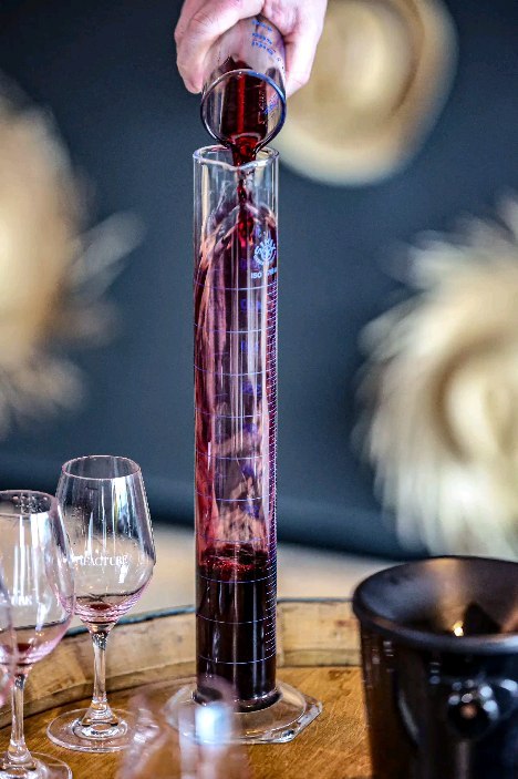 les amis et le vin ensemble c'est bien et c'est